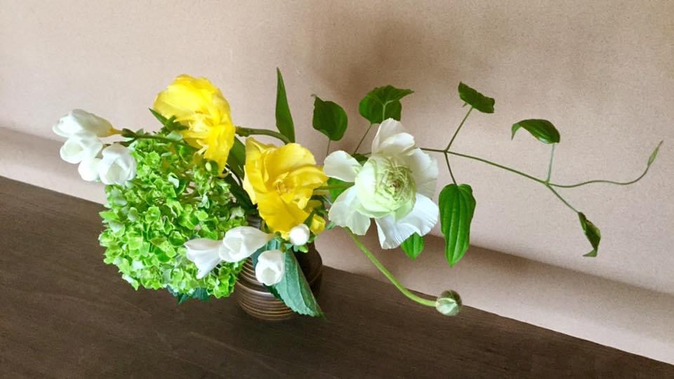 季節の花を使ったアレンジ